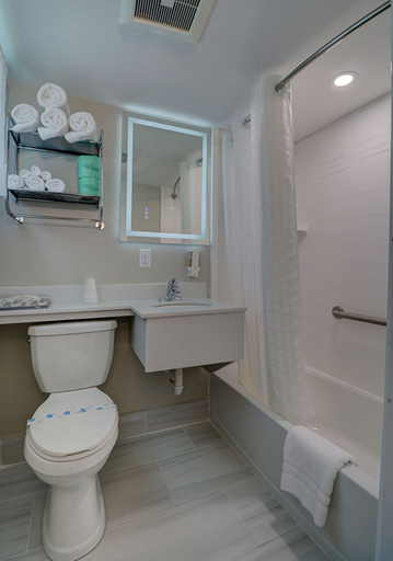 Bathroom 4, Skaket Beach Motel, Barnstable
