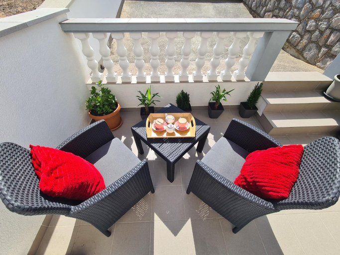 Others 5, Guest House Angela, Senj
