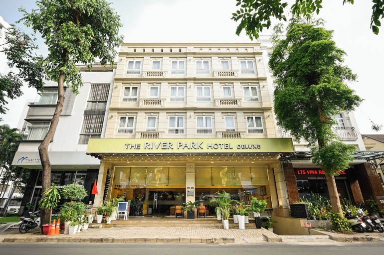 The River Park Hotel, District 7