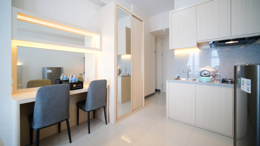 Others, Nice and Modern Studio at Benson Supermall Mansion Apartment By Travelio, Surabaya