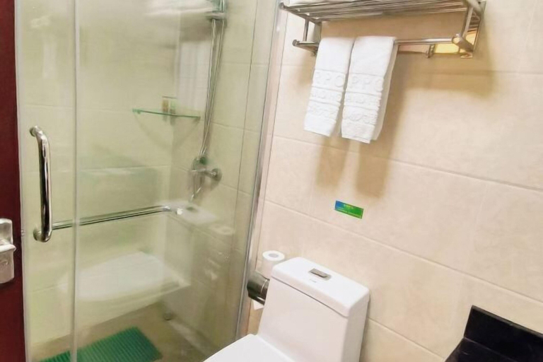 Bathroom 3, Airport Grand Hotel, Zhuhai