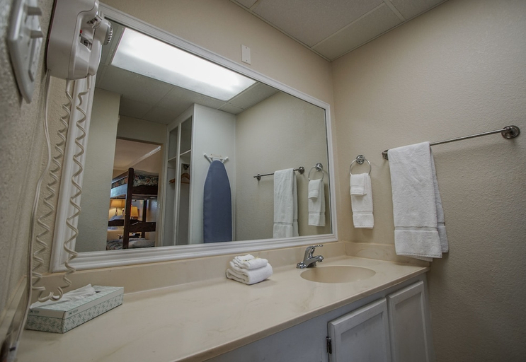 Bathroom 5, The Suites at Marina Bay, Okaloosa