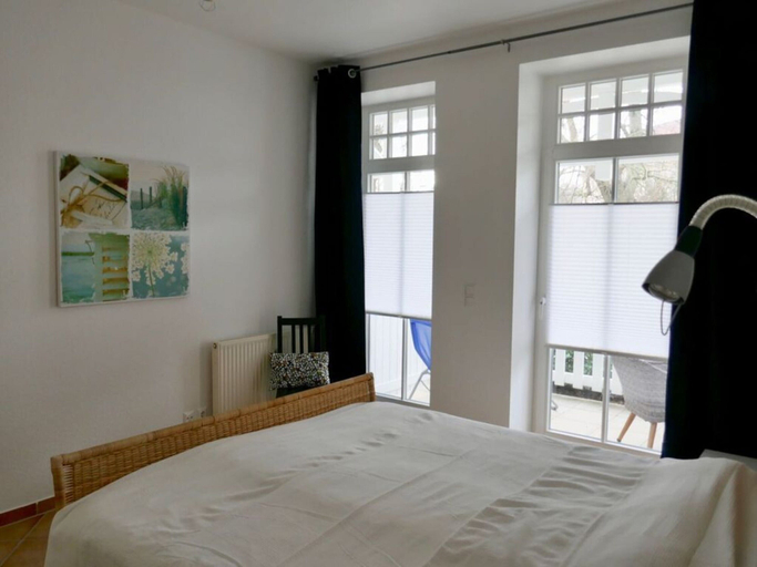 Room 3, Holiday Apartment Palais am Park, Rostock