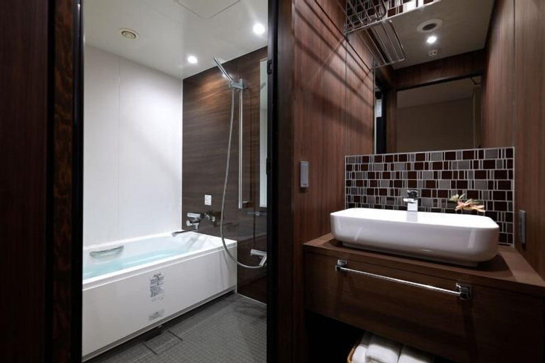 Bathroom 19