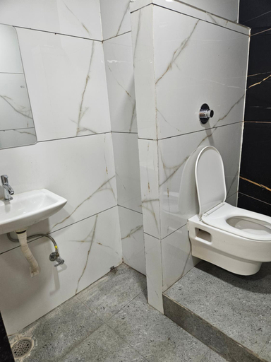 Bathroom 3, Shri Shiv Ganga Bhakt Niwas, Ujjain