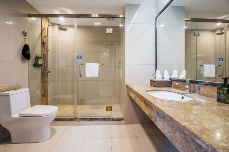 Bathroom 4, Jinggu Yingjiang International Hotel, Pu'er