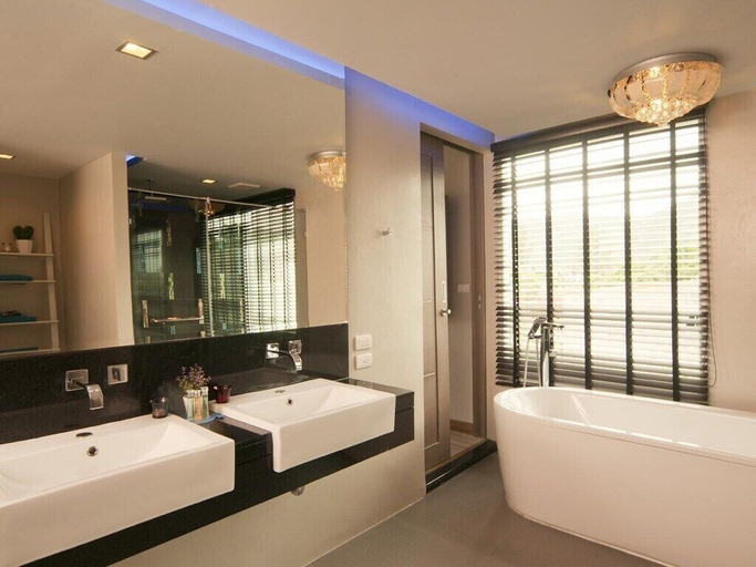 Bathroom 4, Ratana Platinum Resort, Phuket Island
