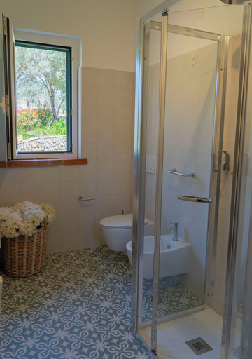 Bathroom, Villa Cammà, Messina