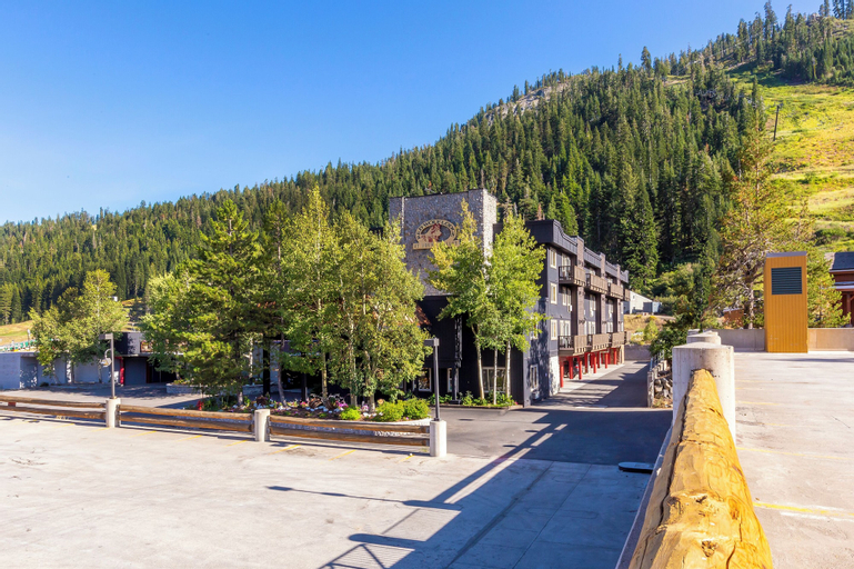 Red Wolf Lodge at Olympic Valley, Placer