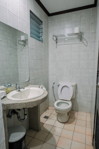 Bathroom 4, Casa Basilisa Hotel & Resort, Guinobatan