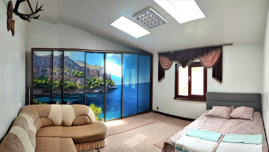 Bedroom, Стожари, Verkhovyns'kyi