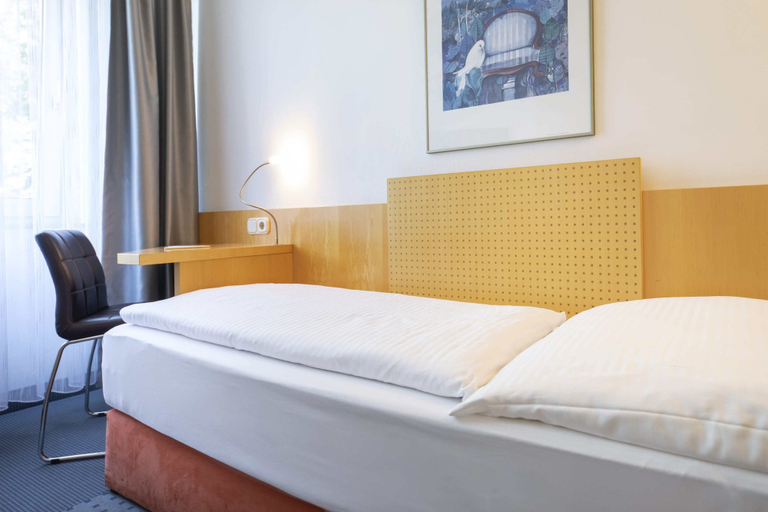 Bedroom 2, ACHAT Hotel Suhl, Suhl