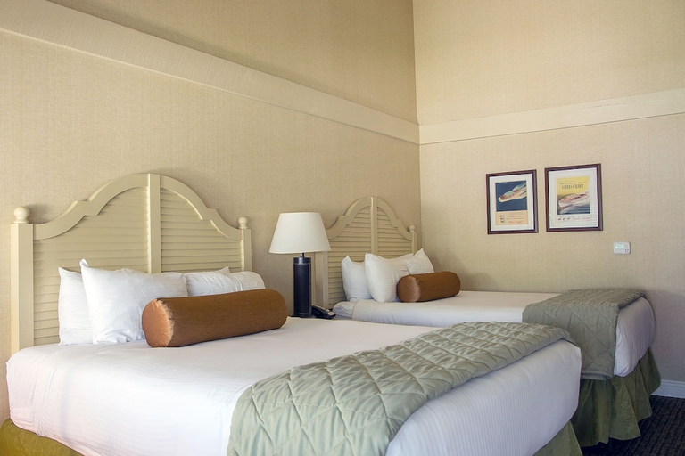 Bedroom 2, Abbey Resort and Avani Spa, Walworth