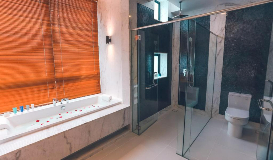 Bathroom 9