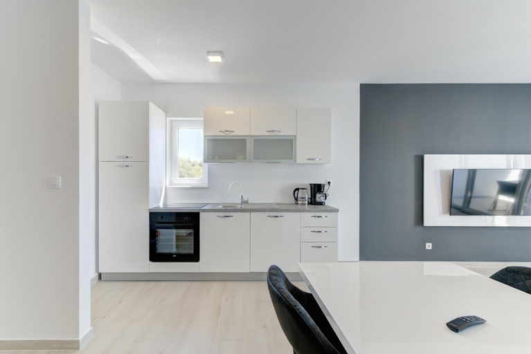Others 5, APARTMANI OLIMP1, Senj
