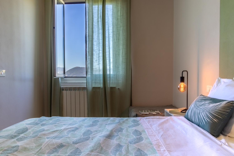 Bedroom 2, Appartamento VISTA MARE Lerici L'elce sul mare, La Spezia