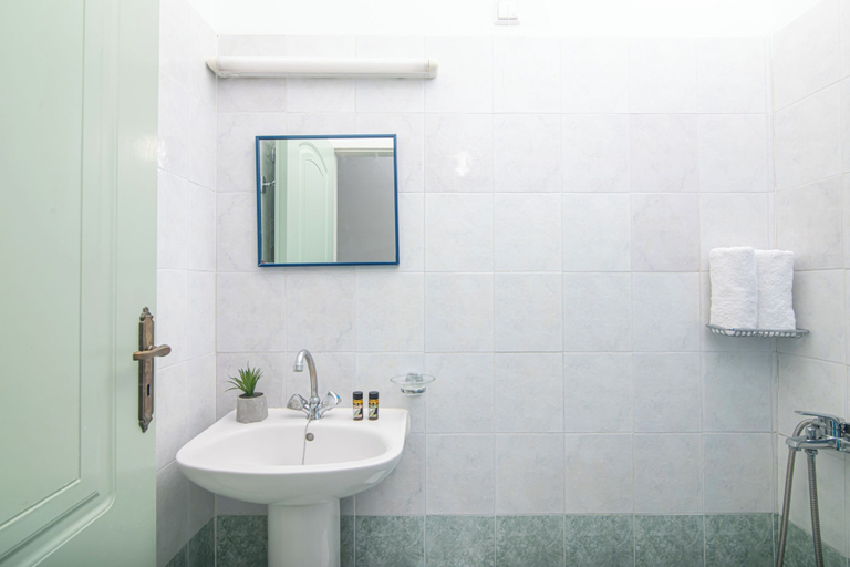 Bathroom 3, Portokali Apartments, Crete