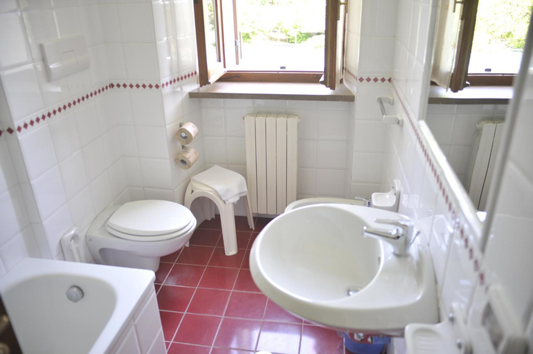 Bathroom 2, Hotel Fontemaggio, Perugia