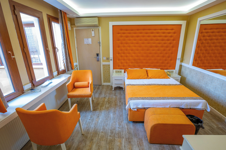 Others 5, Berrak Otel, Salihli