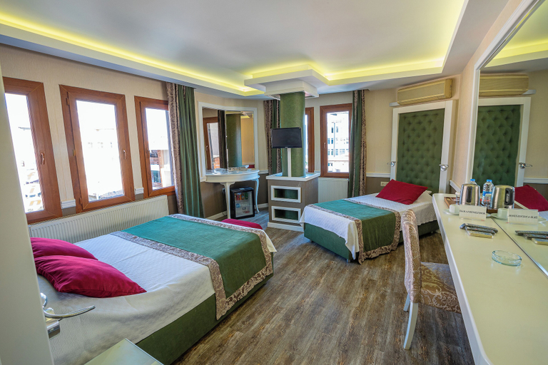 Bedroom 1, Berrak Otel, Salihli