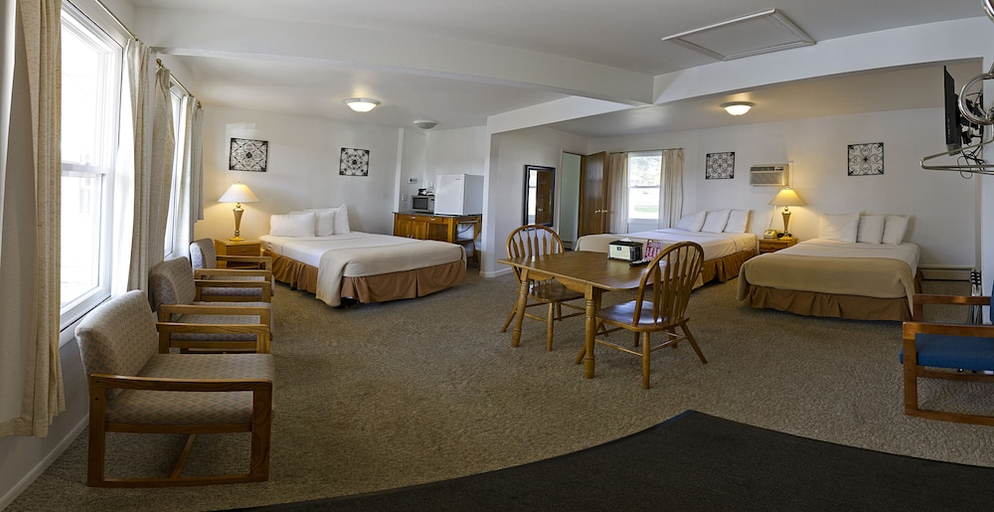 Bedroom 2, Sunset Lodge Escanaba, Delta