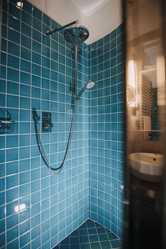 Bathroom 5, Hotel Vis a Vis, Trieste