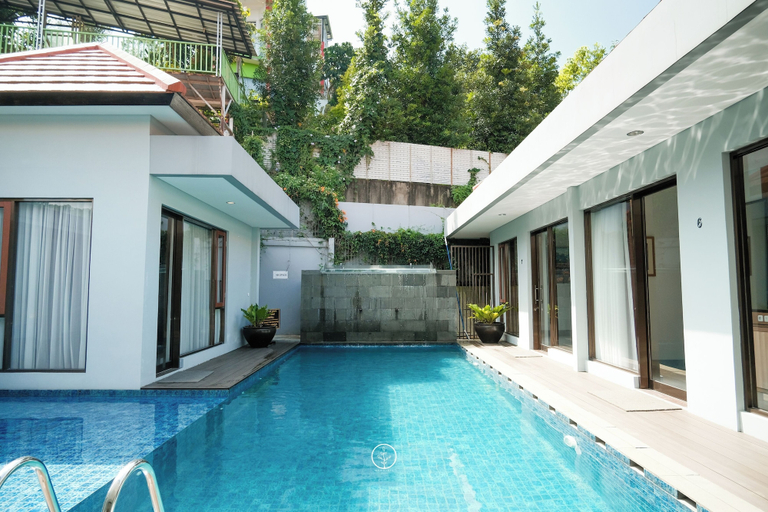Sport & Beauty 3, Kirei Mountain View Villa 7 Bedrooms With a Private Heated Swimming Pool, Bandung