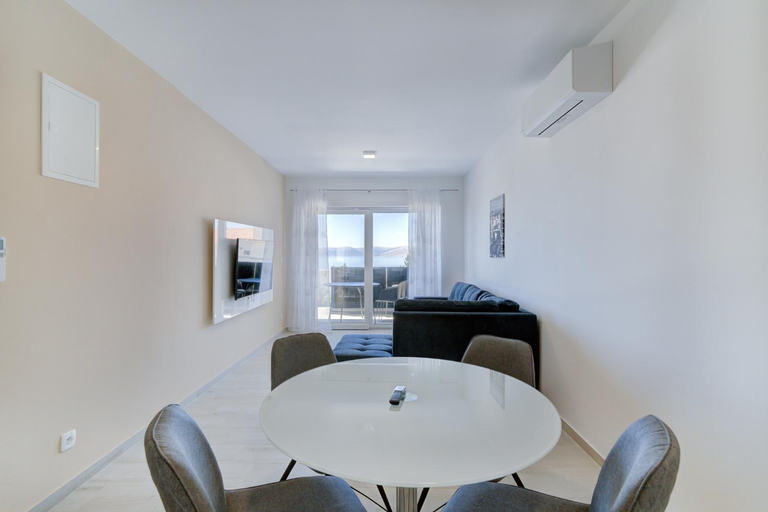 Others 2, APARTMANI OLIMP1, Senj