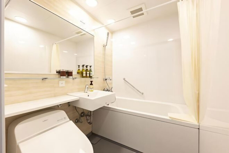 Bathroom 8