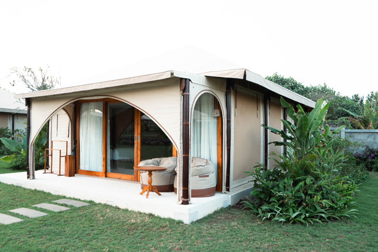Exterior 7