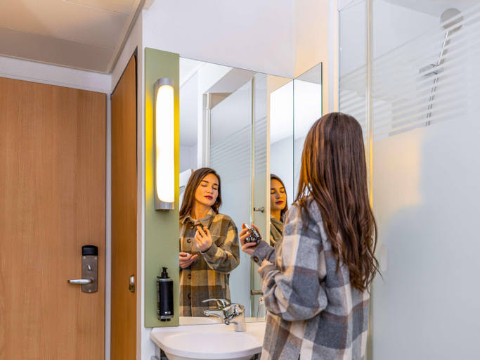 Bathroom 8