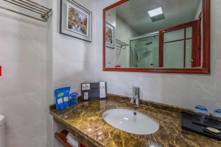 Bathroom 3, Kela Hotel, Xinyu