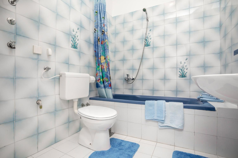 Bathroom 2, Apartments with parking space Njivice, Krk - 20548, Malinska-Dubašnica