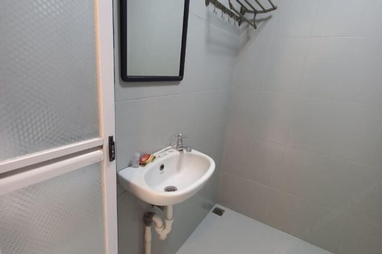 Bathroom 6