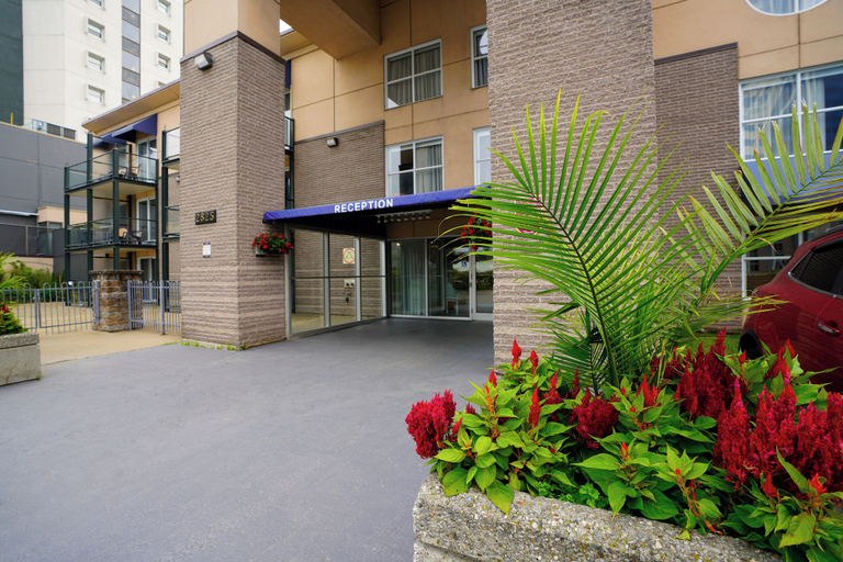 Exterior & Views 2, Hôtel Lindbergh par JARO, Communauté-Urbaine-de-Québec