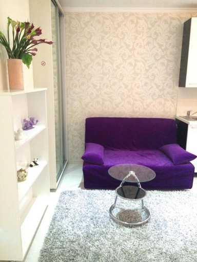 Others 4, Apartment Lev Tolstoi