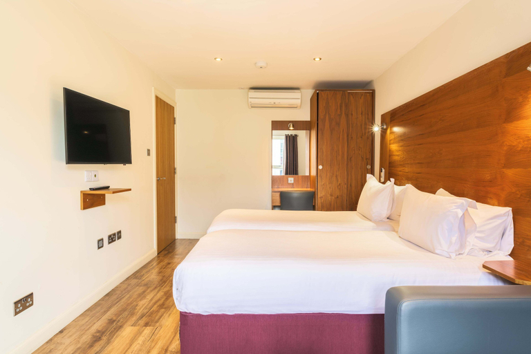 Bedroom 3, Holyrood Aparthotel, Edinburgh