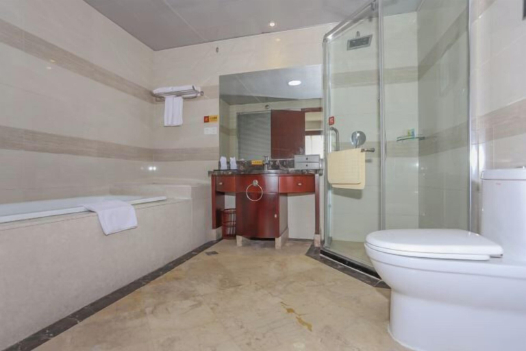 Bathroom, Huatai Hotel, Tianmen