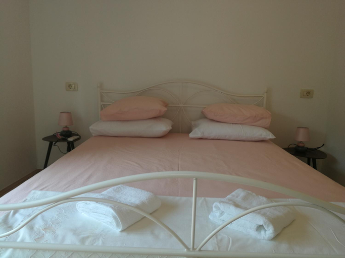 Others 3, Rooms Marana, Split
