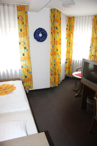 Bedroom 4, Hotel am Schloss Neuenstein, Hohenlohekreis
