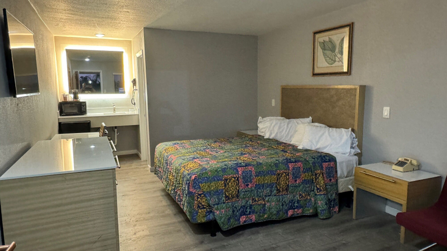 Bedroom 2, PACIFIC EXPRESS INN, Merced