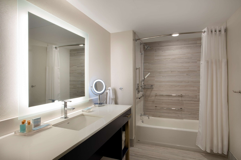 Bathroom 5, Fenwick Shores, Tapestry Collection by Hilton, Sussex