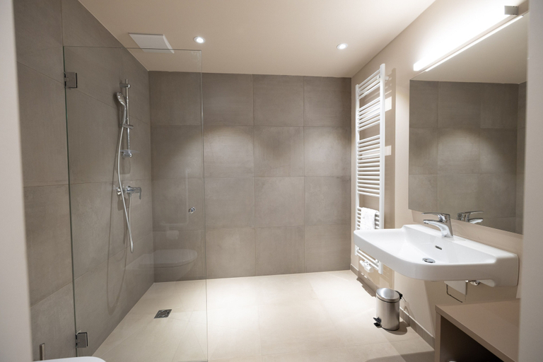Bathroom 3, ALPRIMA Aparthotel Hinterstoder, Kirchdorf an der Krems