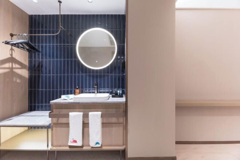 Bathroom 3, Hongyuan Hotel (Ningbo Railway Station), Ningbo