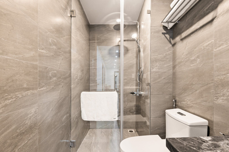 Bathroom 5, Hoang Thinh Hotel & Apartment Danang, Da Nang