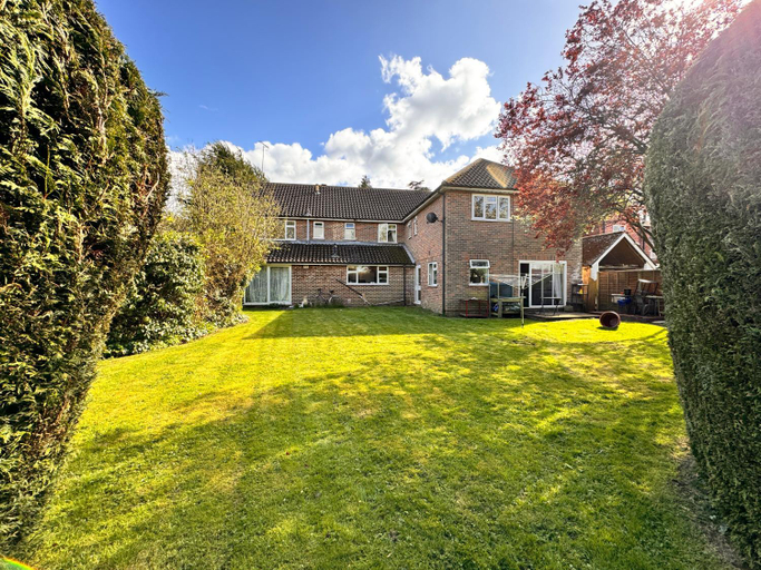 Exterior & Views 2, High Trees Gatwick Guest House, Surrey