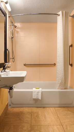 Bathroom 5, Best Western Ft. Lauderdale I-95 Inn, Broward