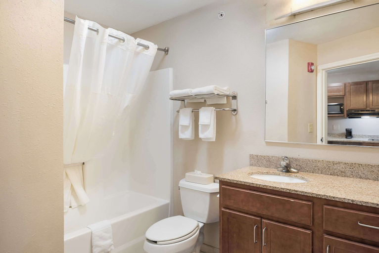 Bathroom 4, Suburban Studios Waterloo, Black Hawk