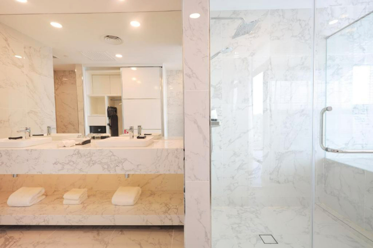 Bathroom 8