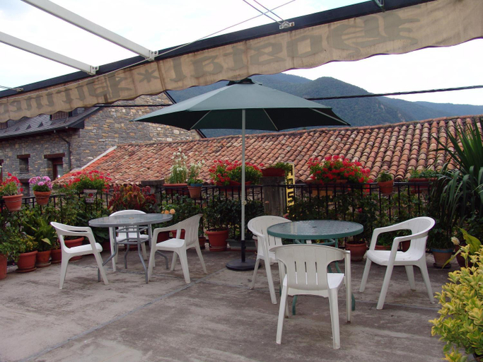 Others 4, Hostal Pirineos Sarvise, Huesca